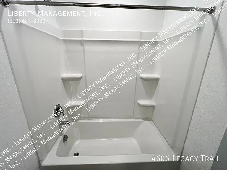 4606 Legacy Point — Photo 12