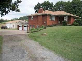 370 Lusk Rd, Bentleyville, PA 15314