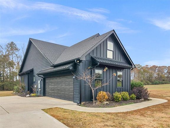 3rd image of 701 Marks Rd