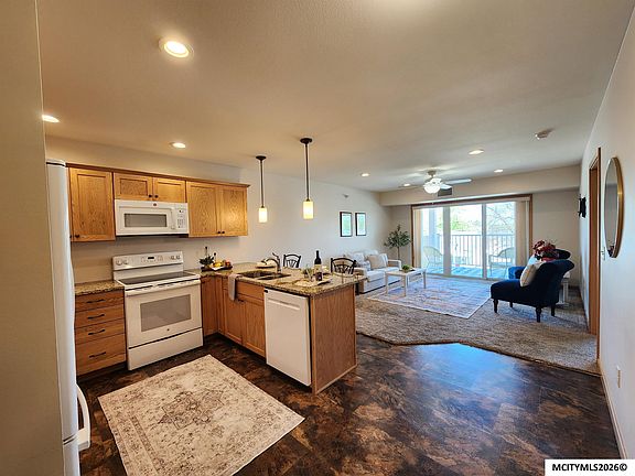 2nd image of 809 7th Ave N APT 311