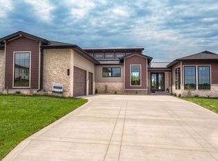 3801 Autumn Sage Cir, Norwalk, IA 50211