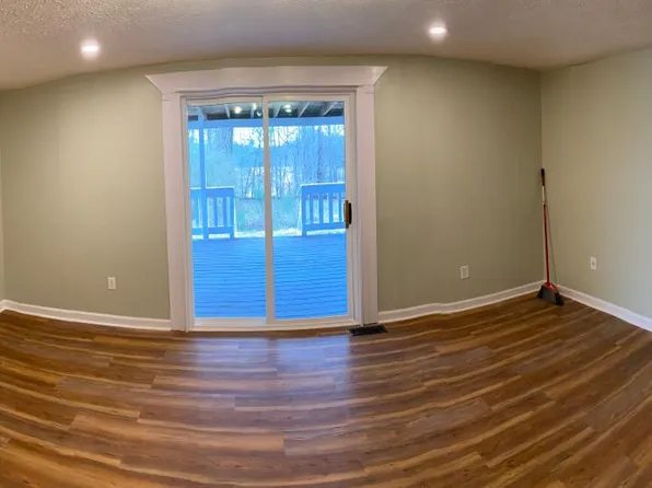 1960 Burgess School Rd, Cookeville, TN 38506