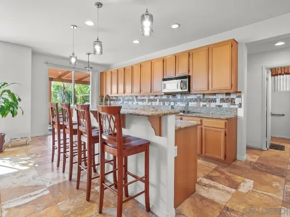 691 Glasgow Ct, San Marcos, CA 92069