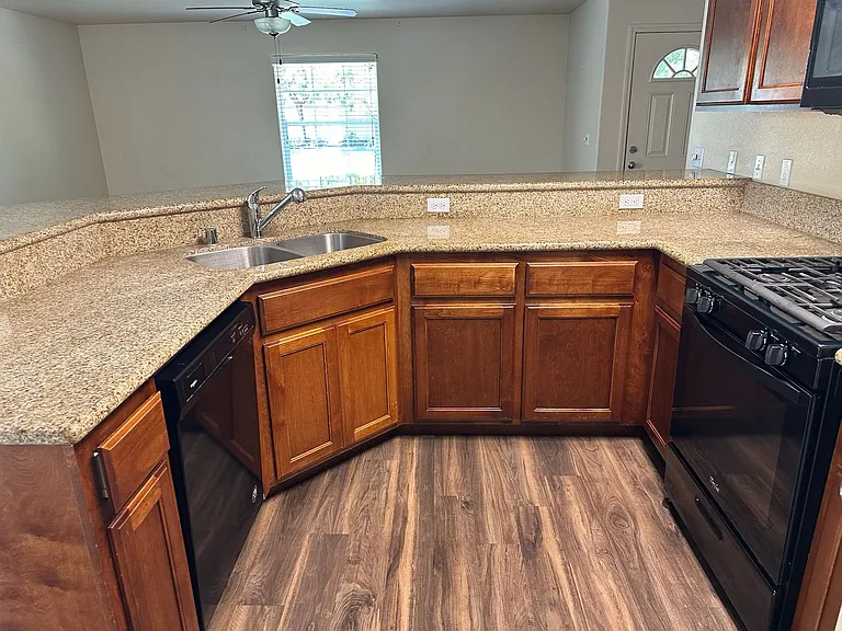 2011 Bella Oaks Dr — Photo 7