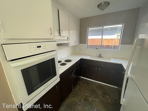 4th image of 3389 Agate Dr