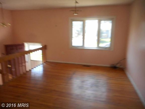 2nd image of 2216 Rosewood Dr