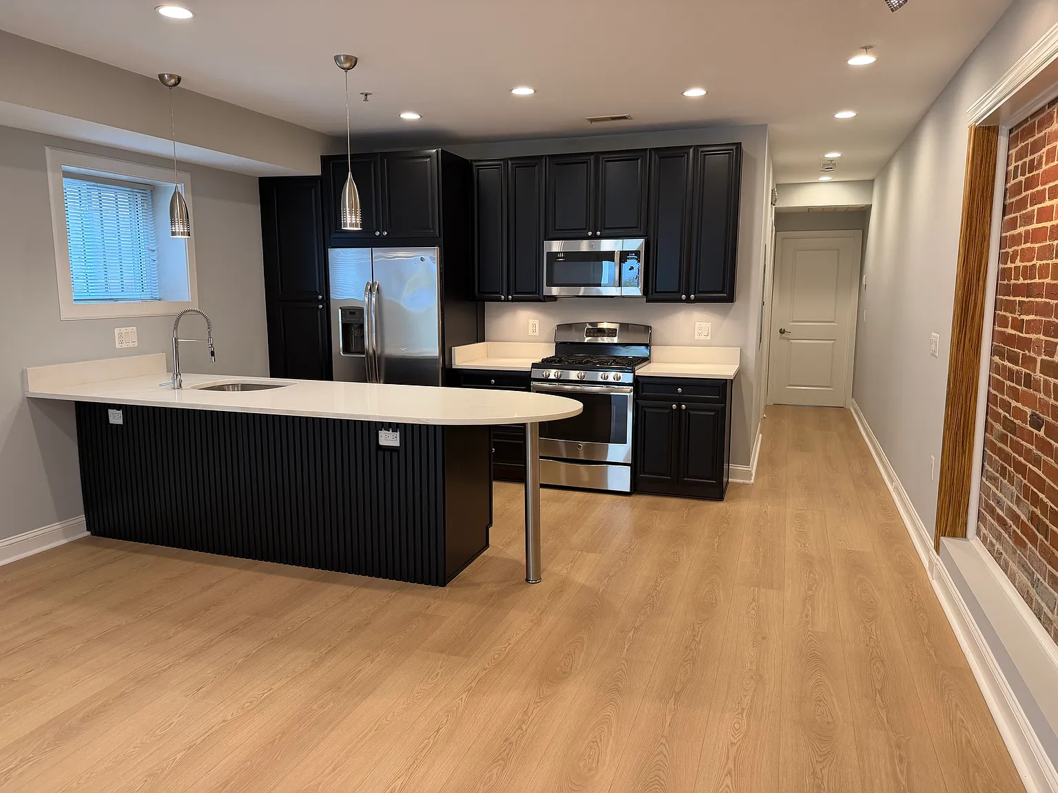 1221 Otis Place NW — Photo 2