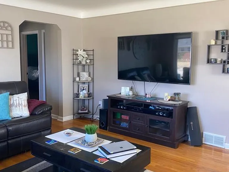 722 Symes Ave — Photo 17