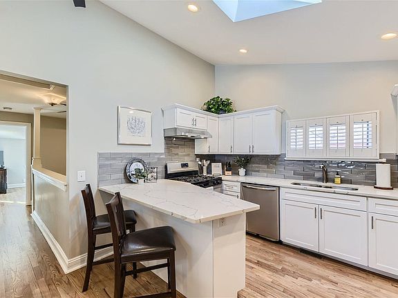 Eat in kitchen