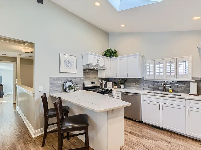 Eat in kitchen