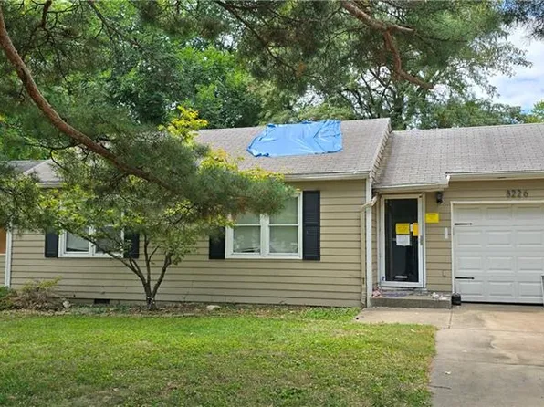 8226 Hadley St, Overland Park, KS 66204