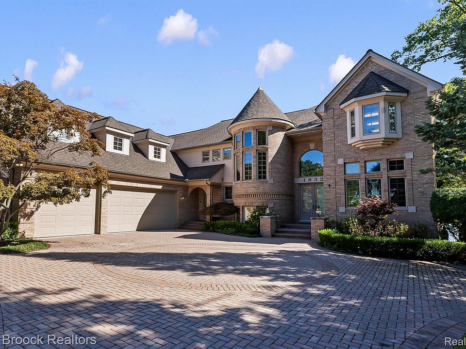 1832 Long Lake Shore Dr, Bloomfield Hills, MI 48302 | MLS