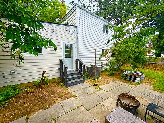 5th image of 113 N Columbus St