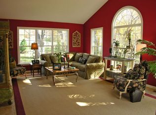 17009 Flint Farm Dr, Round Hill, VA 20141