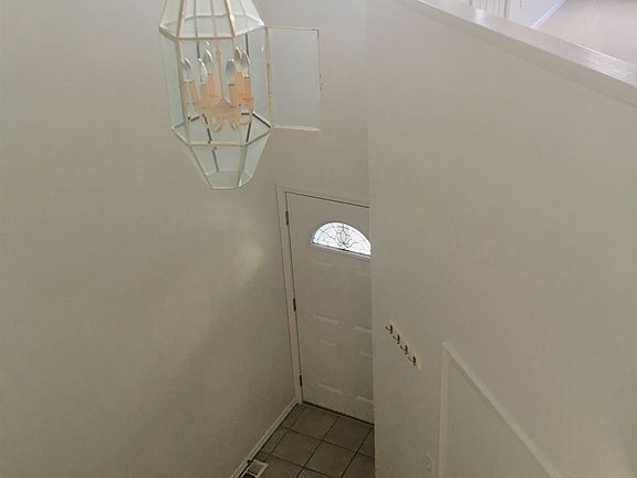 Vaulted Entry Way