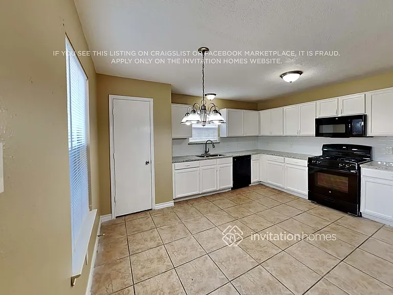 1515 Glasholm Dr — Photo 7