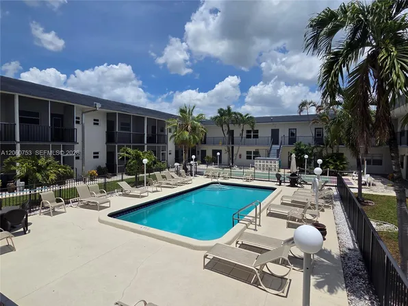 415 NE 2nd St APT 229, Hallandale, FL 33009