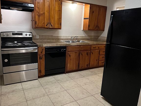 3rd image of 117 E Williamson Ave