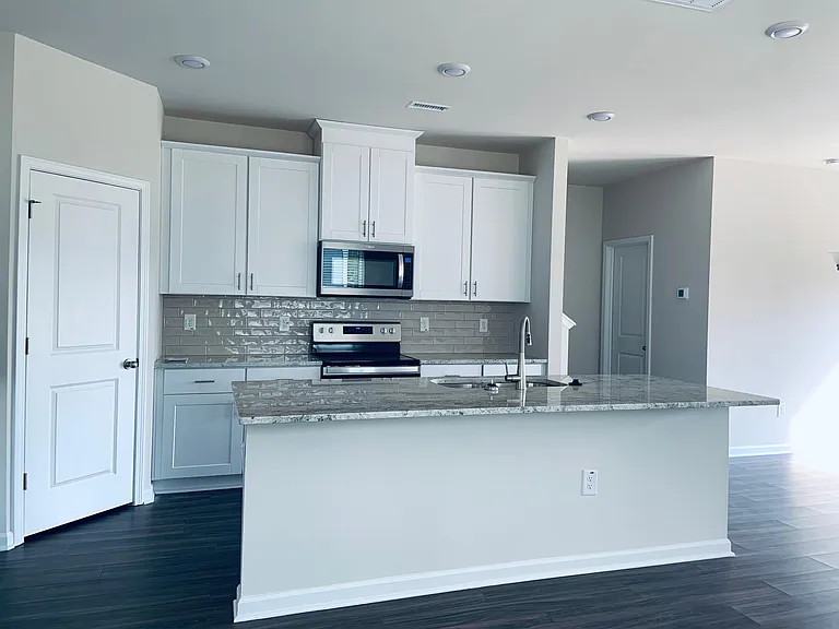 236 Brook Farm Ln — Photo 3