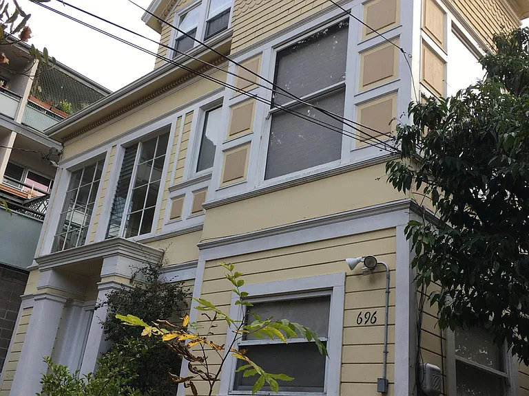 696 Mariposa Ave #1 — Photo 2