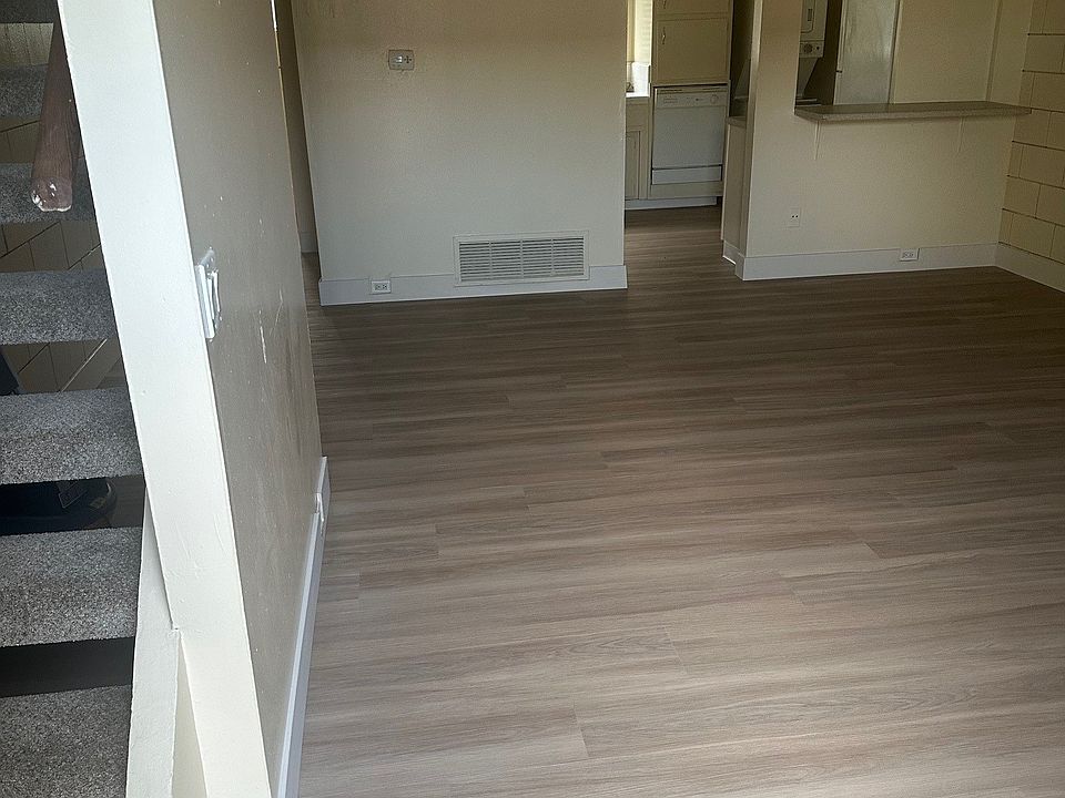 1st image of 8695 Mellmanor Dr APT B