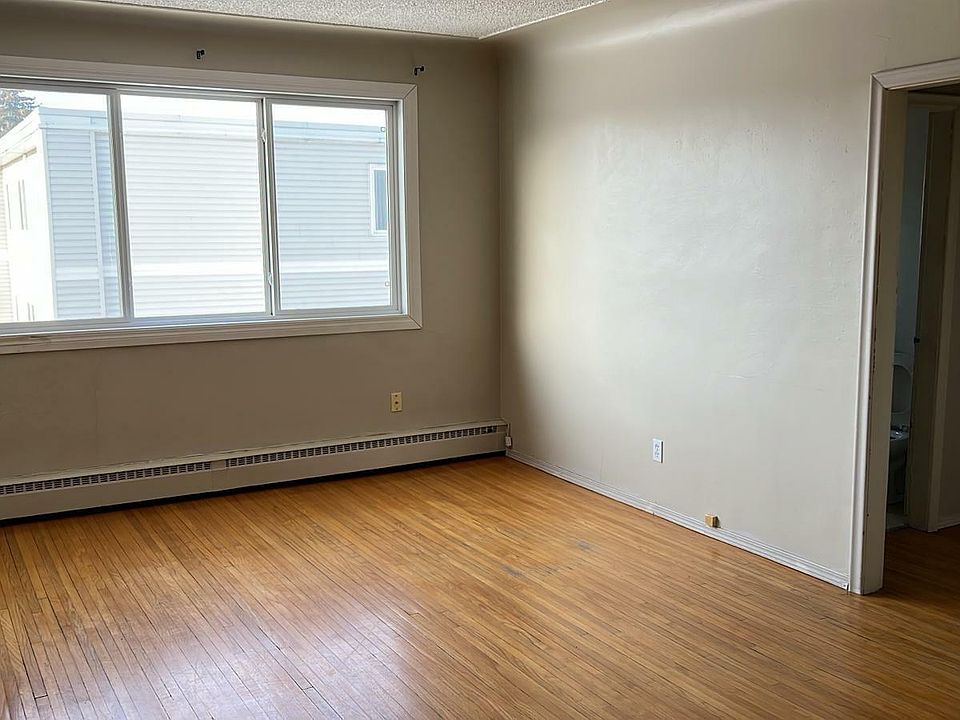 2nd image of 12730 118th Ave NW #9