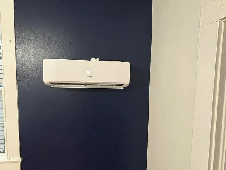 Two brand new airconditioner units.