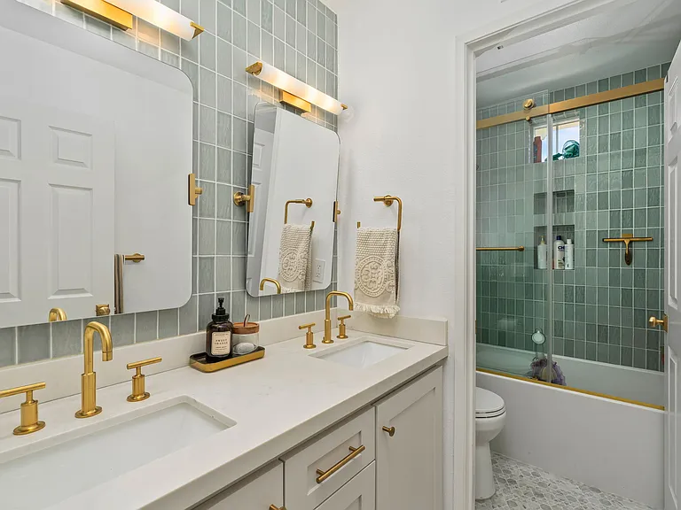 1753 Reichert Way — Photo 33