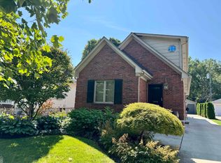 547 Neff Rd, Grosse Pointe, MI 48230