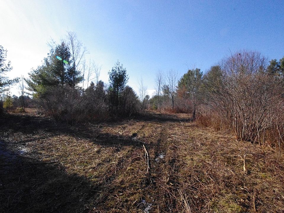 2nd image of 121 Green River Rd