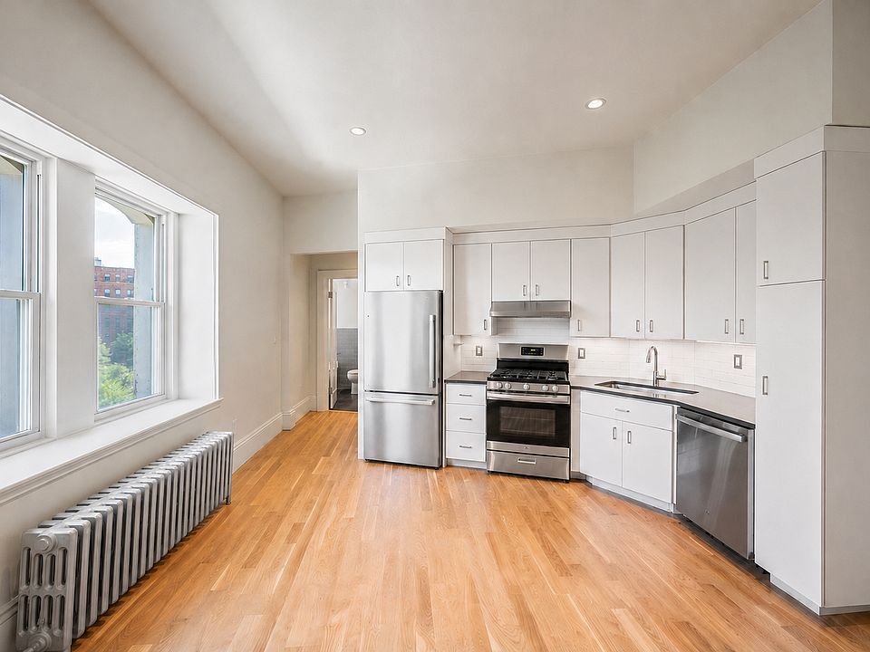 1st image of 274 Washington St APT 4