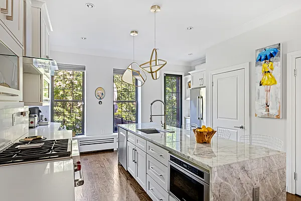 Sold by Compass | media 6