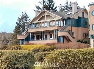 530A Wood Ave SW, Bainbridge Island, WA