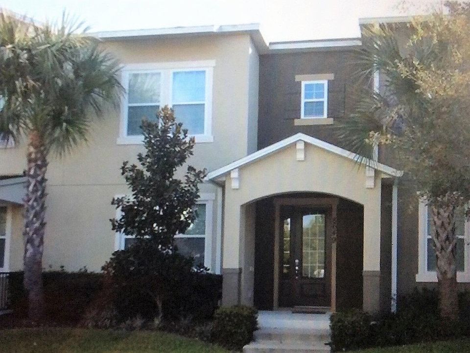 Street Entrance. Plenty pf street parking for your guests.