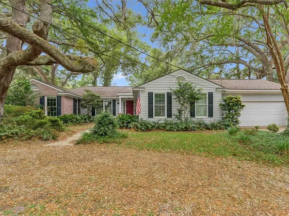211 Wymberly Rd, Saint Simons Island, GA 31522