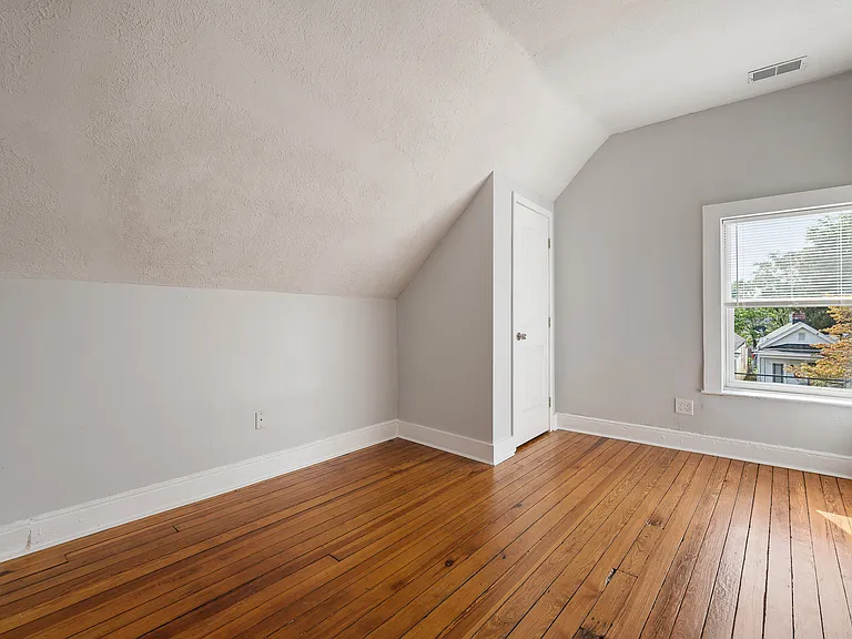 459 E Brandeis Ave — Photo 10