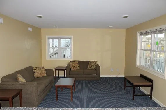 2 bed, $2,000 — Photo 3