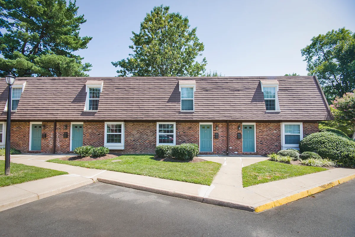 Ash Tree Townhomes — Photo 1