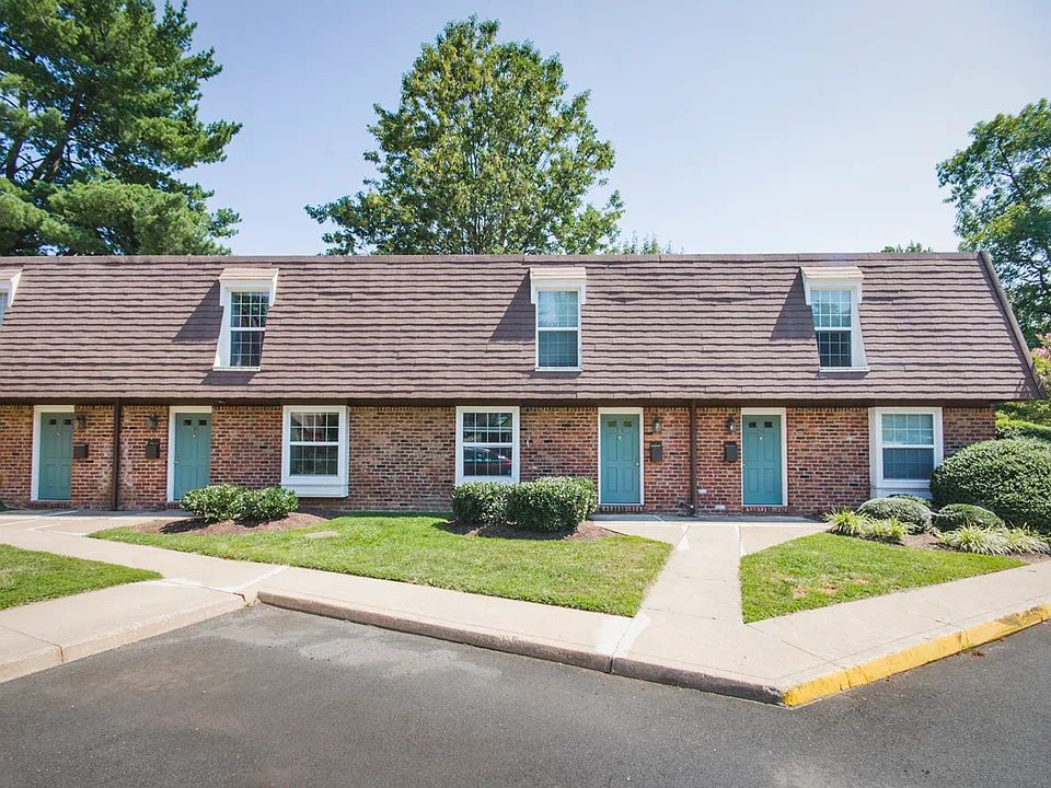 Ash Tree Townhomes