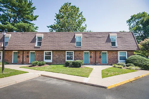Ash Tree Townhomes Photo 1
