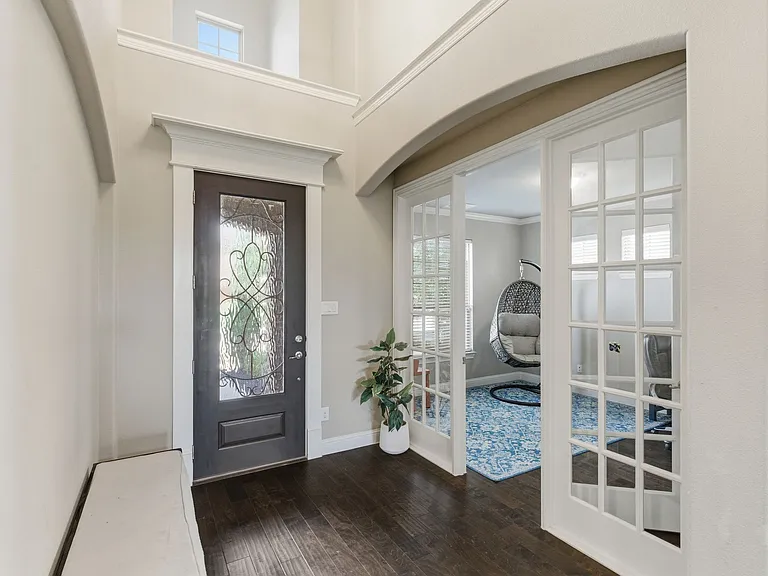 7452 Reverchon Dr — Photo 4