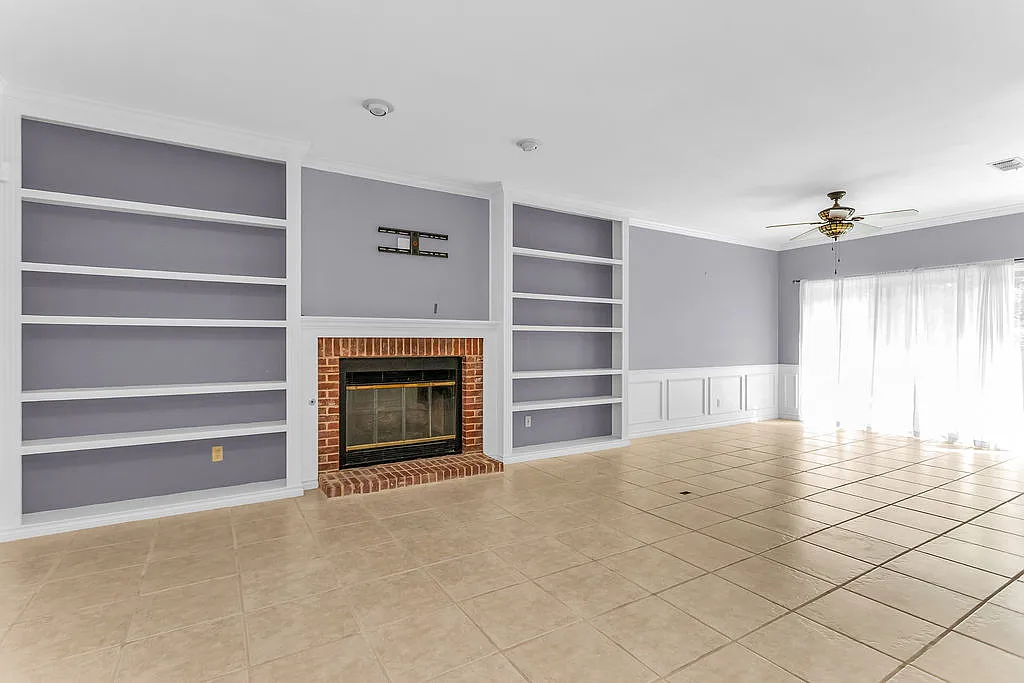 3 bed, 2.5 bath, 2082 sqft, $2,650 — Photo 3