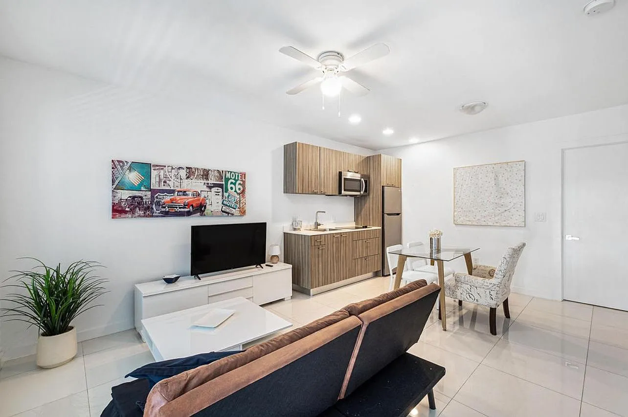 1 bed, 600 sqft, $2,350 — Photo 2
