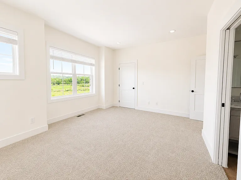 1385 Meridian St — Photo 27