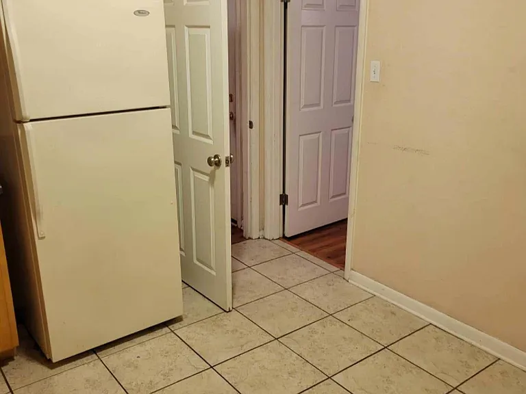 1505 Hudson St #4 — Photo 5