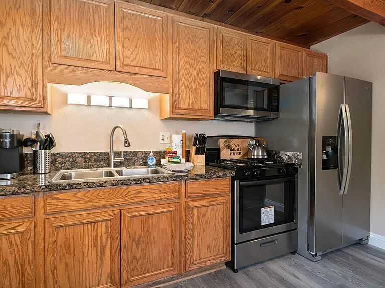 355 Pine Ln — Photo 4