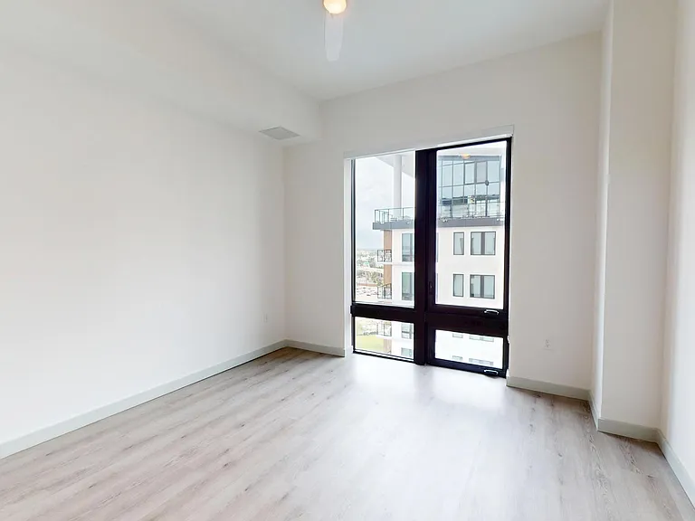101 N Meridian — Photo 102