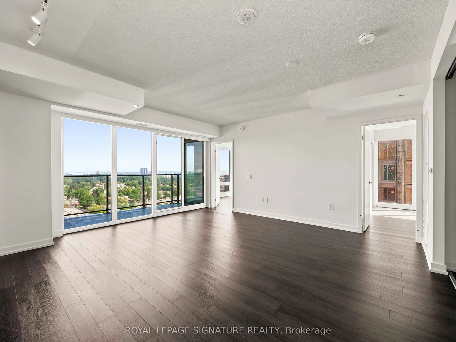 3 bed, $3,200 — Photo 4