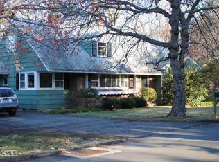 7 Flicker Ln, Norwalk, CT 06853