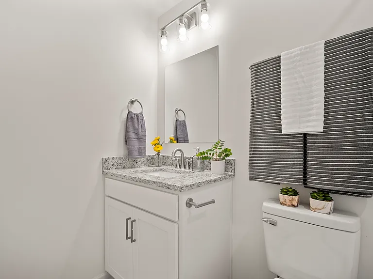 404 Beech St #1 — Photo 16